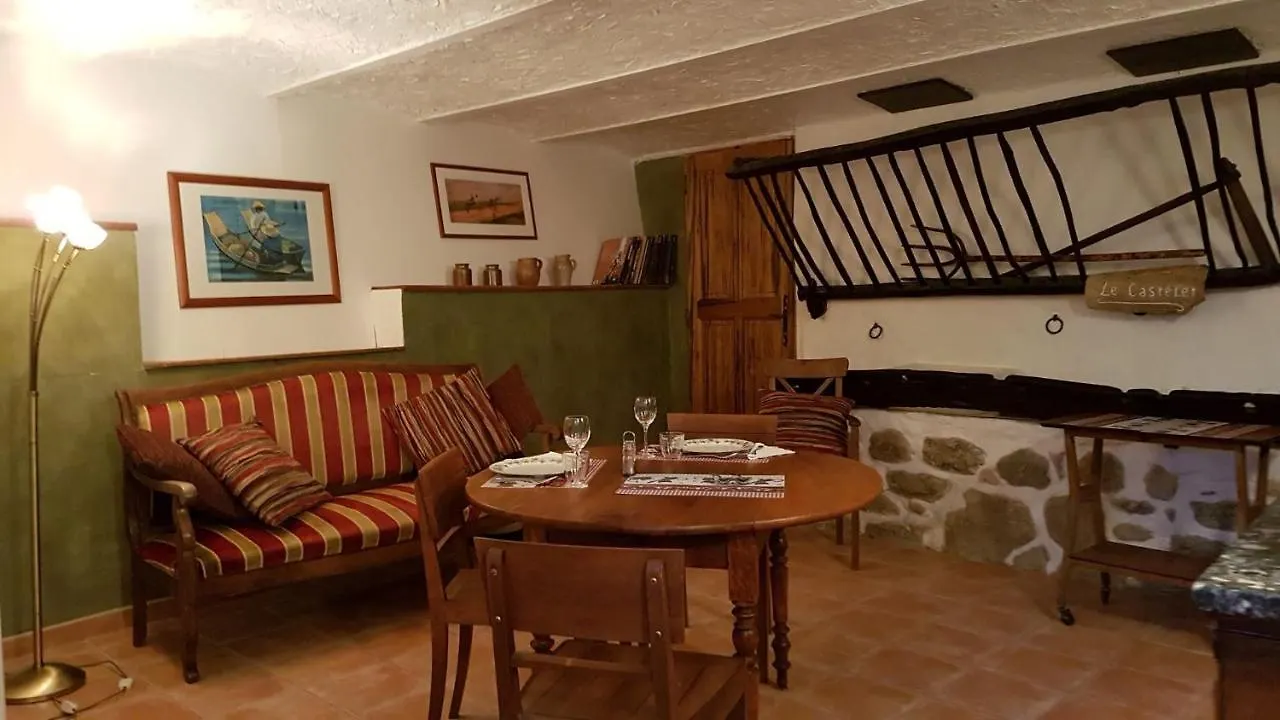 Le Castelet-Arzeliers Bed & Breakfast Laragne-Monteglin