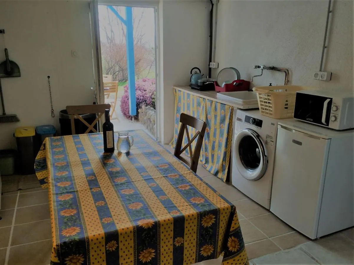 Le Castelet-Arzeliers Bed & Breakfast Laragne-Monteglin